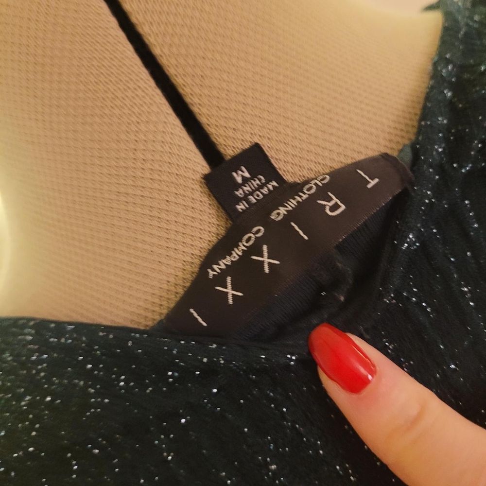 Elegant Green Dress - Picture 3 of 9